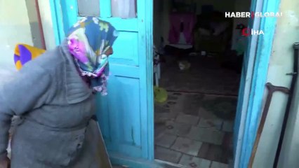 Kedilerin ninesi Fahriye nine , 'yürekleri ısıtan hikayesi' ile sosyal medyada izlenme rekoru kırdı