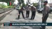 Belum Bisa Diperbaiki, Jalan Berlubang di Jalur Purwodadi-Solo Diberi Tanda Cat oleh Polisi