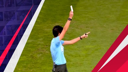 Sejarah Tercipta, Wasit Keluarkan Kartu Putih di Pertandingan Sepak Bola, Apa Artinya?