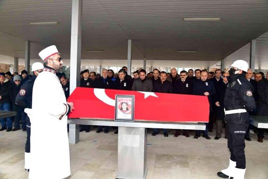 Kocası tarafından öldürülen kadın polis Malatya'da defnedildi