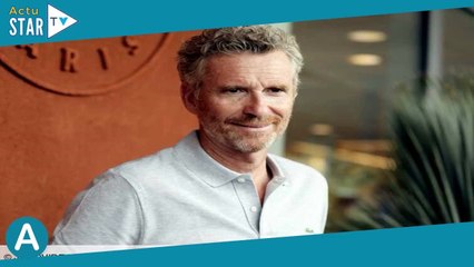 Denis Brogniart papa nostalgique : l'animateur dévoile un rare cliché de ses jumelles