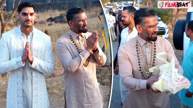 KL Rahul Athiya Shetty Wedding: Suniel Shetty ने Athiya-Rahul की Shadi के बाद बांटी मिठाई |FilmiBeat