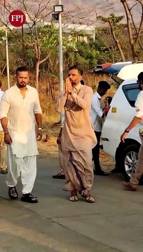 Athiya Shetty-KL Rahul's Wedding: Suniel Shetty distributes sweets, greets paps with folded hands outside Khandala farmhouse