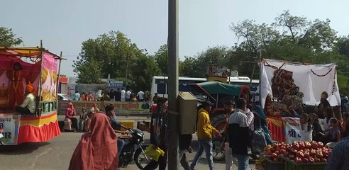 शोभायात्रा में झांकियां बनी आकर्षण का केंद्र