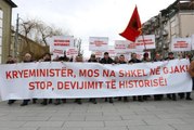 Kosova Başbakanı Kurti'nin öldürülen Sırp siyasetçi İvanoviç'i anması protesto edildi