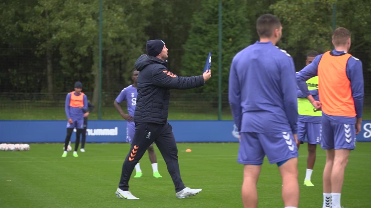 Lampard sacked by Everton (archive GVs)