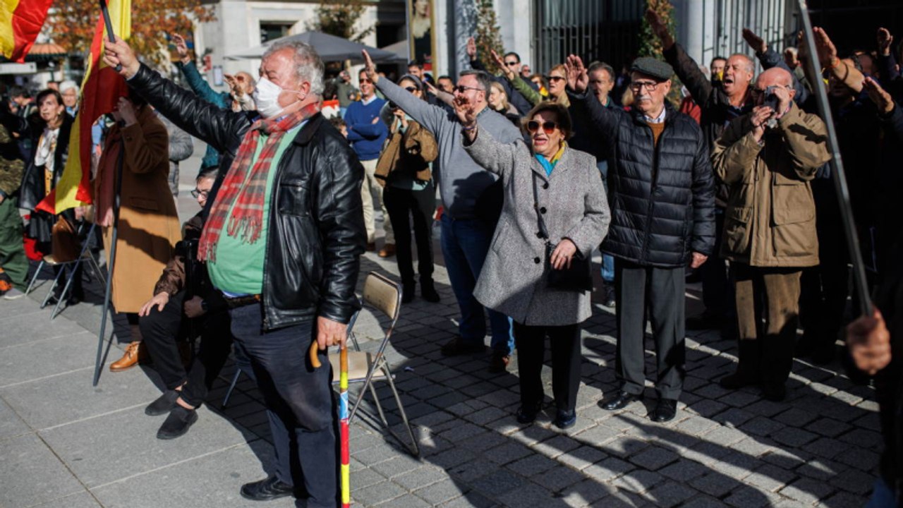 Moncloa abre expediente sancionador a Falange Española por los homenajes a Franco y Primo de Rivera el 20N