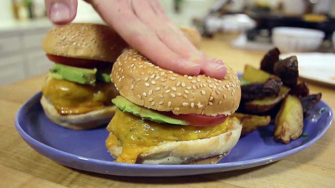 Juicy Tips and Tricks! Turkey Burgers Made Bett...