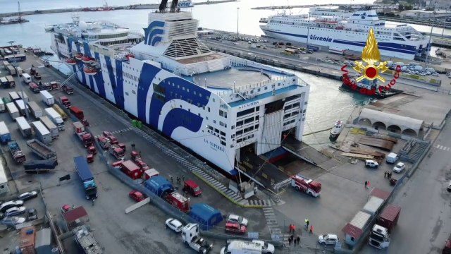 Incendio traghetto Palermo-Napoli, si spengono gli ultimi focolai