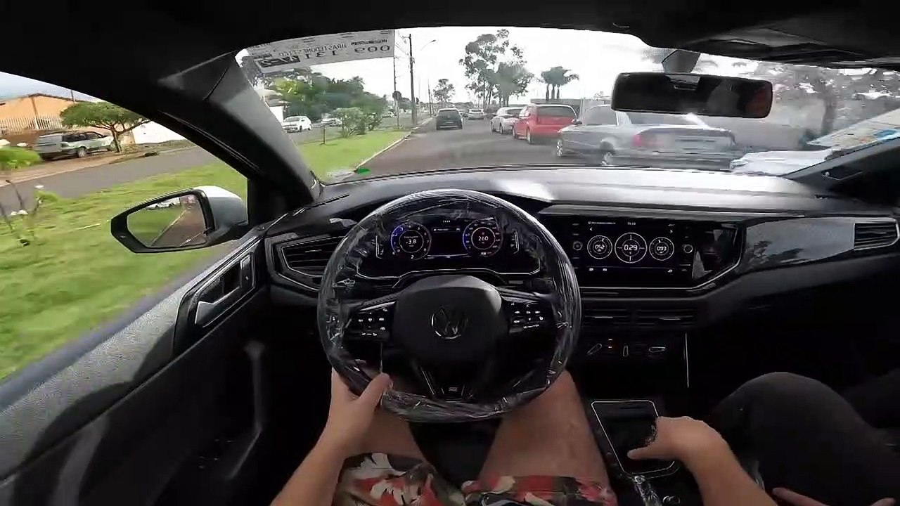 Il fait un peu trop confiance au freinage automatique d'urgence de sa voiture