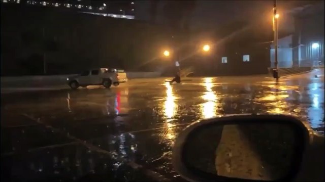 Se faire tracter par une voiture sur la glace... risqué