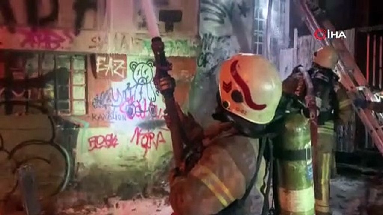 Beyoğlu'nda kilisede yangın