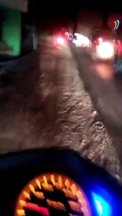 Terjang jalananan yang macet. Whow