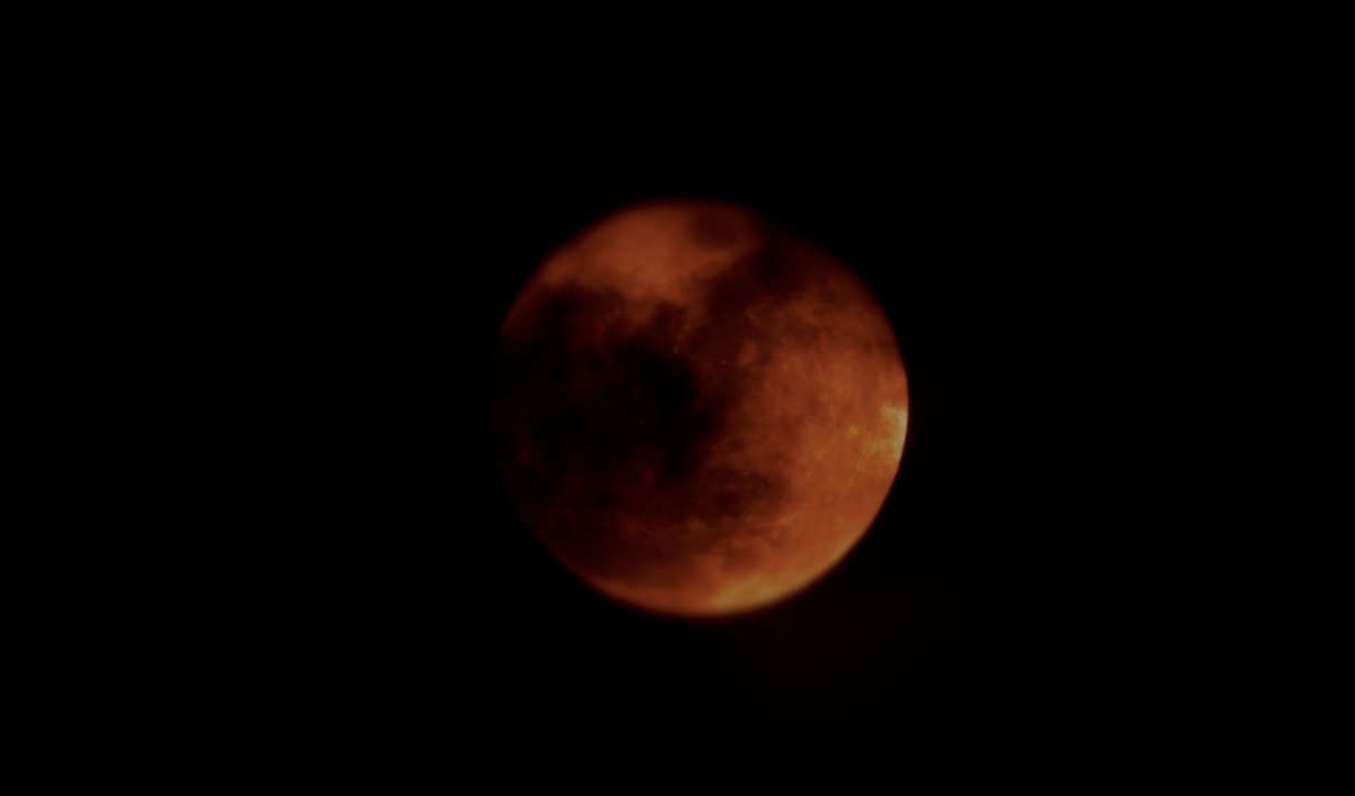 Lune Sanglante