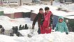 شاهد: الثلوج وانخفاض الحرارة تفاقم من معاناة الأفغان وتشهر الجوع في وجوههم