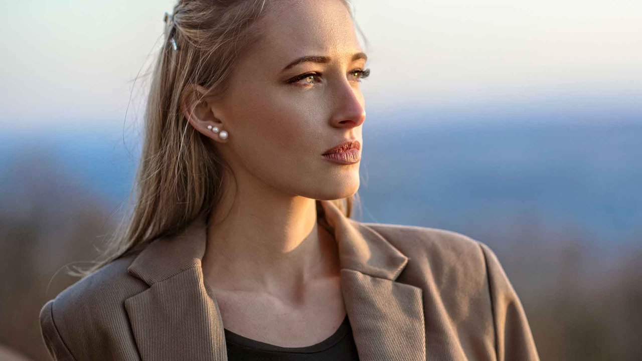 Kühl und distanziert? Diese drei Sternzeichen lassen andere nicht an sich heran