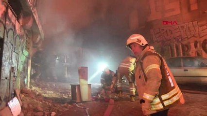 BEYOĞLU'NDA KİLİSENİN LOJMAN KISMINDA ÇIKAN YANGINDA BİR KİŞİNİN CANSIZ BEDENİNE ULAŞILDI