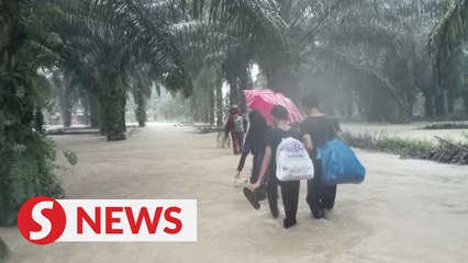 Floods: 413 villagers from Labis displaced