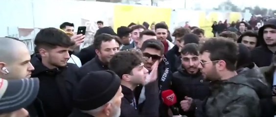"Laikliği kabul eden Müslüman değildir" diyen gerici şeriat istedi!