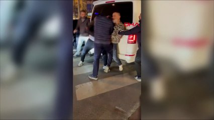 Küçükçekmece'de 'aracıma çarptın' kavgası