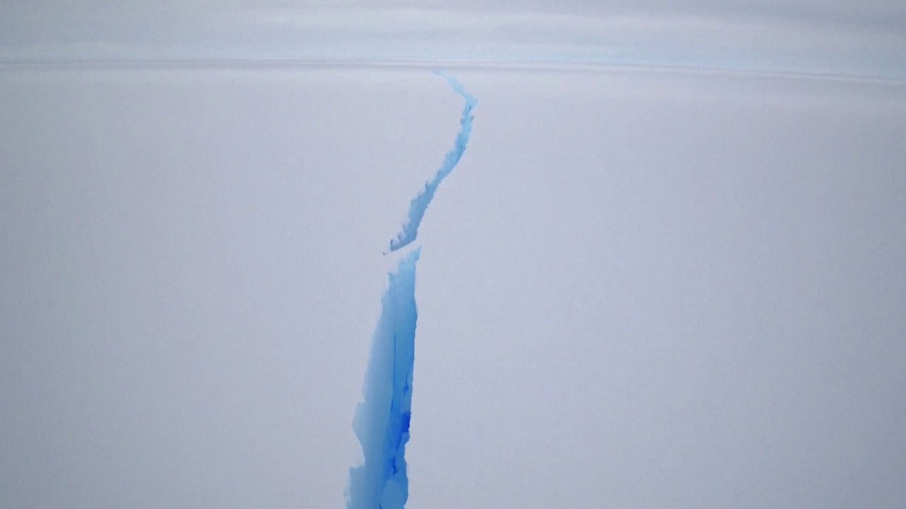 Antarctique: un immense iceberg se détache de la banquise