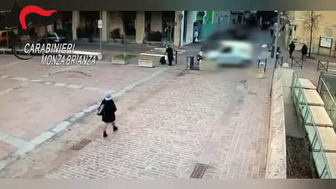 Villasanta, si finge una collega della nipote e truffa un'anziana