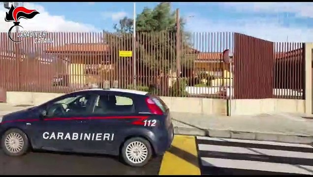 Giarre, ladro seriale pagava con carte di credito rubate: incastrato dalle telecamere