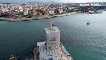 Restorasyonu devam eden Kız Kulesi'nde Türk bayrağı göründü