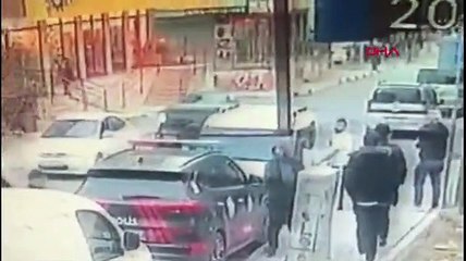 Polisin gözü önünde uyuşturucu alışverişi kamerada