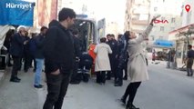 Eşinin boğazını kestikten sonra sağlıkçıları eve alıp, kapıyı kilitlemiş