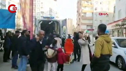 Diyarbakır'da dehşet: Eşinin boğazını kestikten sonra sağlıkçıları eve alıp, kapıyı kilitlemiş