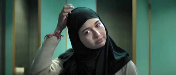 The Red Suitcase - Trailer  (English) HD