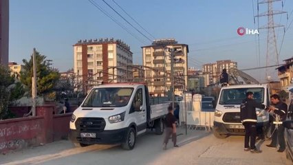 Şehit ateşi Hatay'a düştü, baba evine Türk bayrakları asıldı