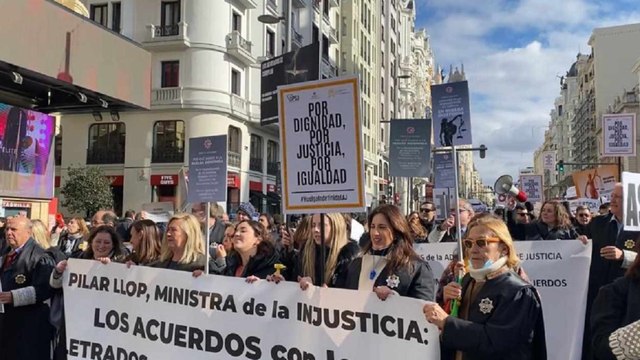 Letrados salen a la calle para exigir mejoras salariales: Somos juristas, no golpistas