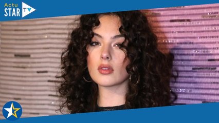 Deva Cassel, méconnaissable et renversante au défilé Dior : clin d'oeil très remarqué à sa maman Mon