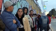 Padres de familia en busca de cupos escolares en Bogotá
