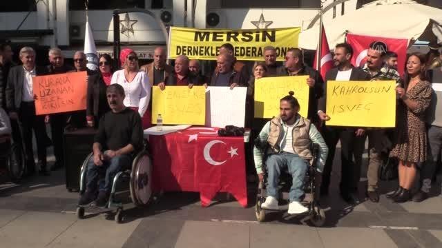 İsveç'te Kur'an-ı Kerim'in yakılması protesto edildi