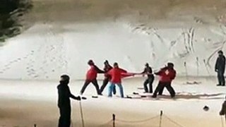 Ce skieur coincé sur une remontée mécanique se souviendra longtemps de sa journée au ski