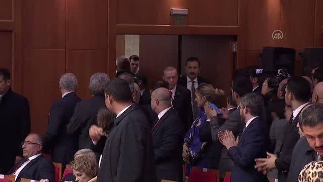 Cumhurbaşkanı Erdoğan: "Kültür ve sanat alanında vesayet zincirlerini parçaladıkça, ülke ve millet olarak çok daha büyük başarılara imza atacağımıza...