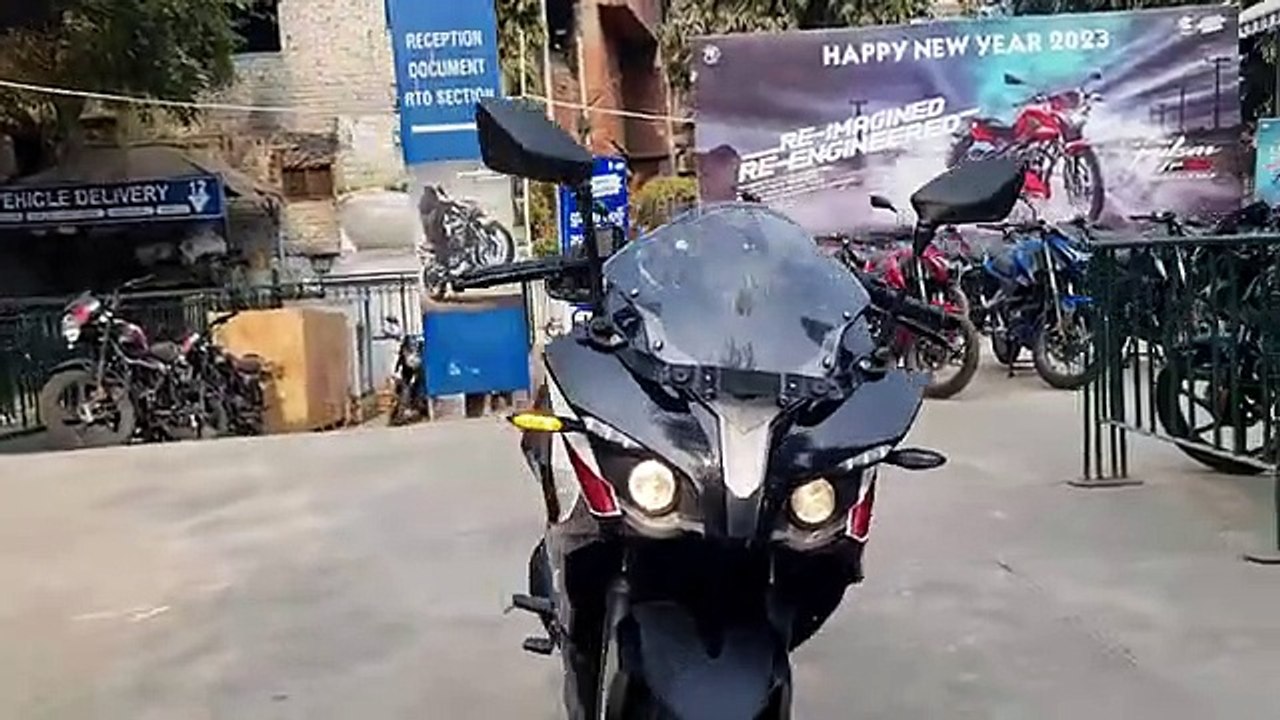 Bajaj Pulsar RS 200 2023 | Detailed Review | Better then R15? | Gearhead Official