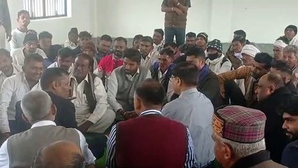 विस्थापितों ने किया मकान आवंटन प्रक्रिया का बहिष्कार