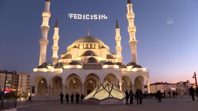 Başkentte bazı sivil toplum kuruluşları İsveç'te Kur'an-ı Kerim yakılmasını protesto etti