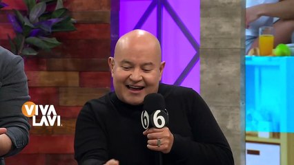 Karol G se queda con el hot dog de una fan