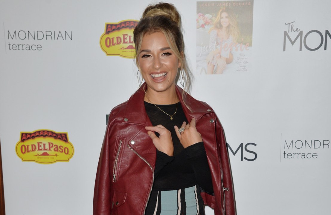 Jessie James Decker begging husband Eric Decker to get a vasectomy