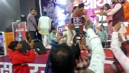 Patriots take a dip of gratitude in the ceremony of martyrdom