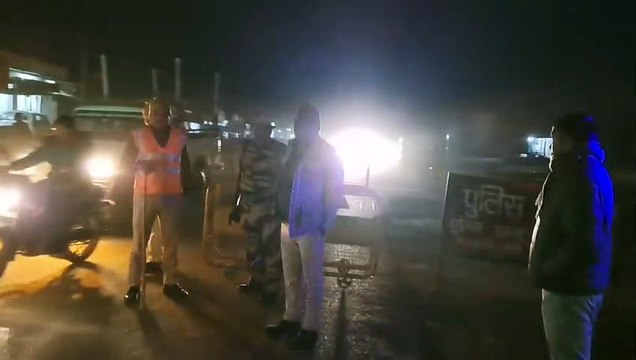 गणतंत्र दिवस के मद्देनजर पुलिस व बीएसएफ की संयुक्त नाकाबंदी