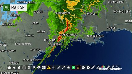Tornado rips apart commercial structure in Texas