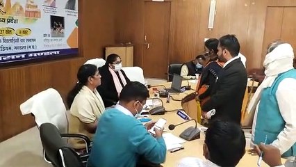 कलेक्टर ने सुनीं आमजनों की समस्याएं