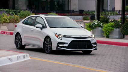 2023 Toyota Corolla XSE Exterior Design in Wind Chill Pearl
