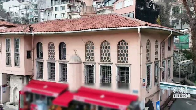 Tarihi camii kaderine terk edilmiş halde